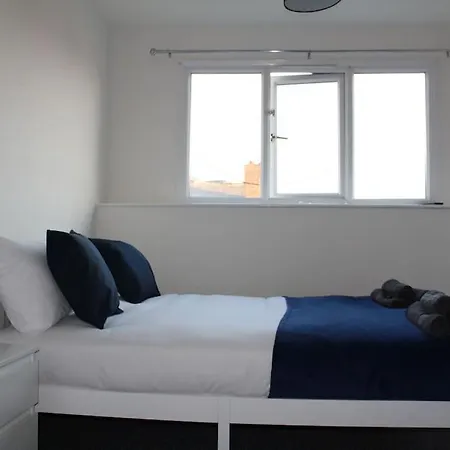 Grove Bay In - Harehills * ليدز