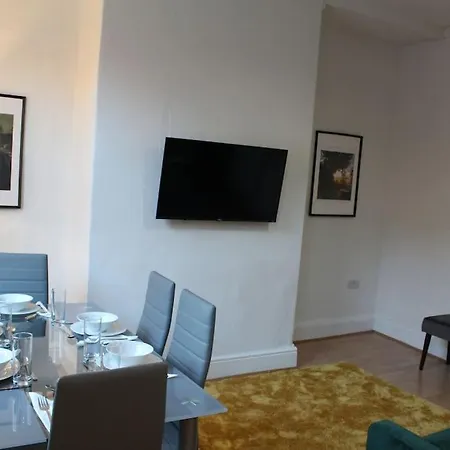 Grove Bay In - Harehills *