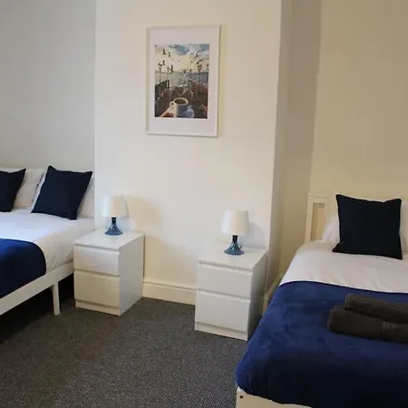 Grove Bay In - Harehills *