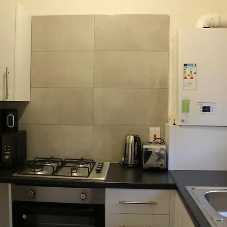 Grove Bay In - Harehills * ليدز